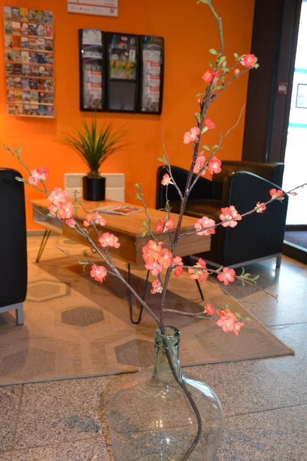 Pauseome Apparthotel Caen Exterior foto
